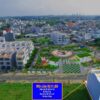 Nhà phố đối diện trường học